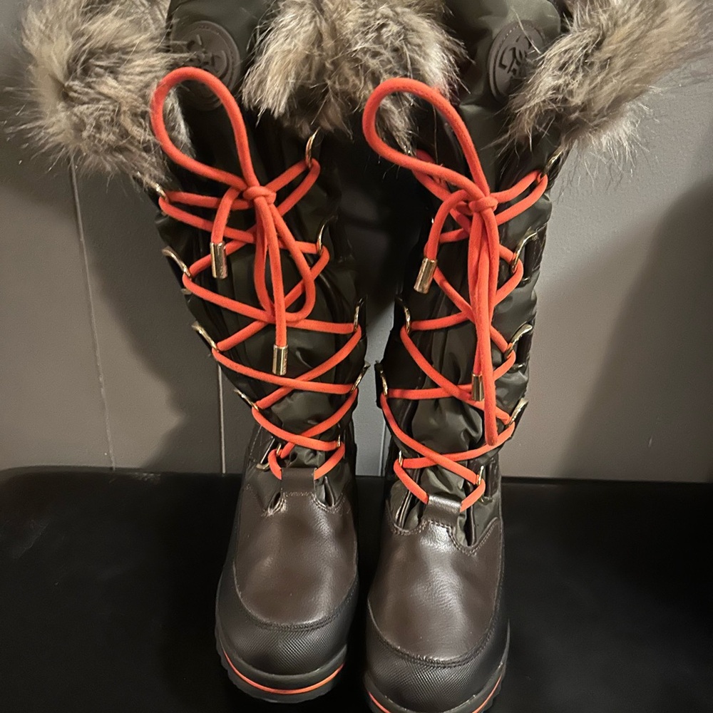 Women's Fur-Lined Winter Boots